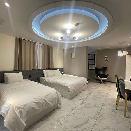 Knox Hotel Чеонан Екстериор снимка