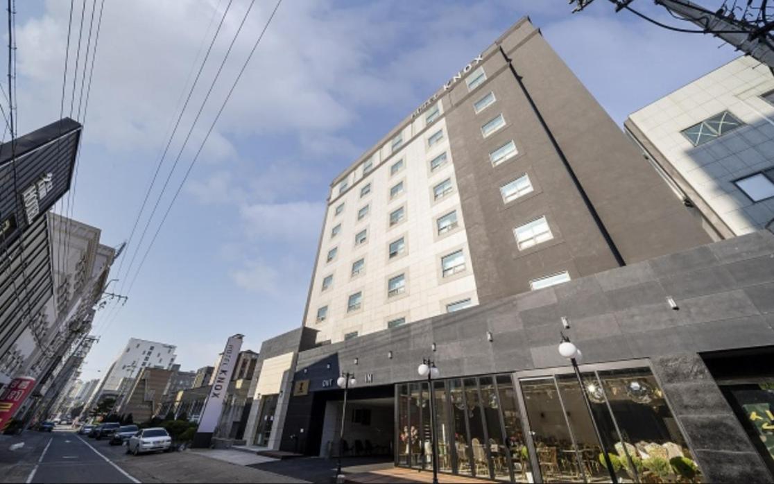 Knox Hotel Чеонан Екстериор снимка