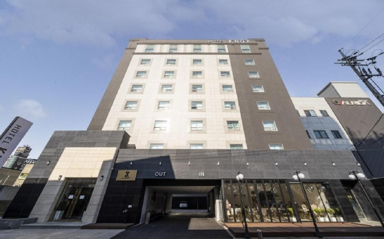 Knox Hotel Чеонан Екстериор снимка
