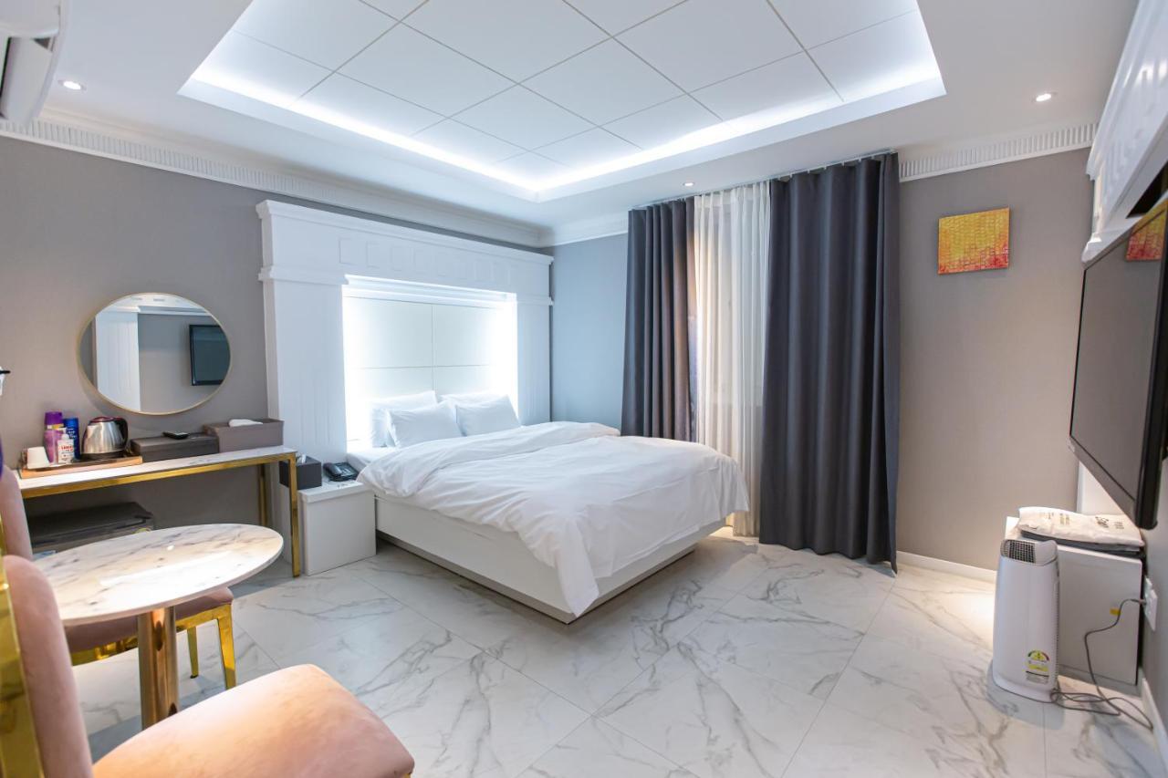 Knox Hotel Чеонан Екстериор снимка