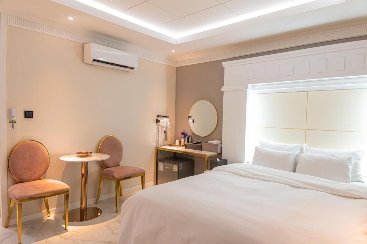 Knox Hotel Чеонан Екстериор снимка