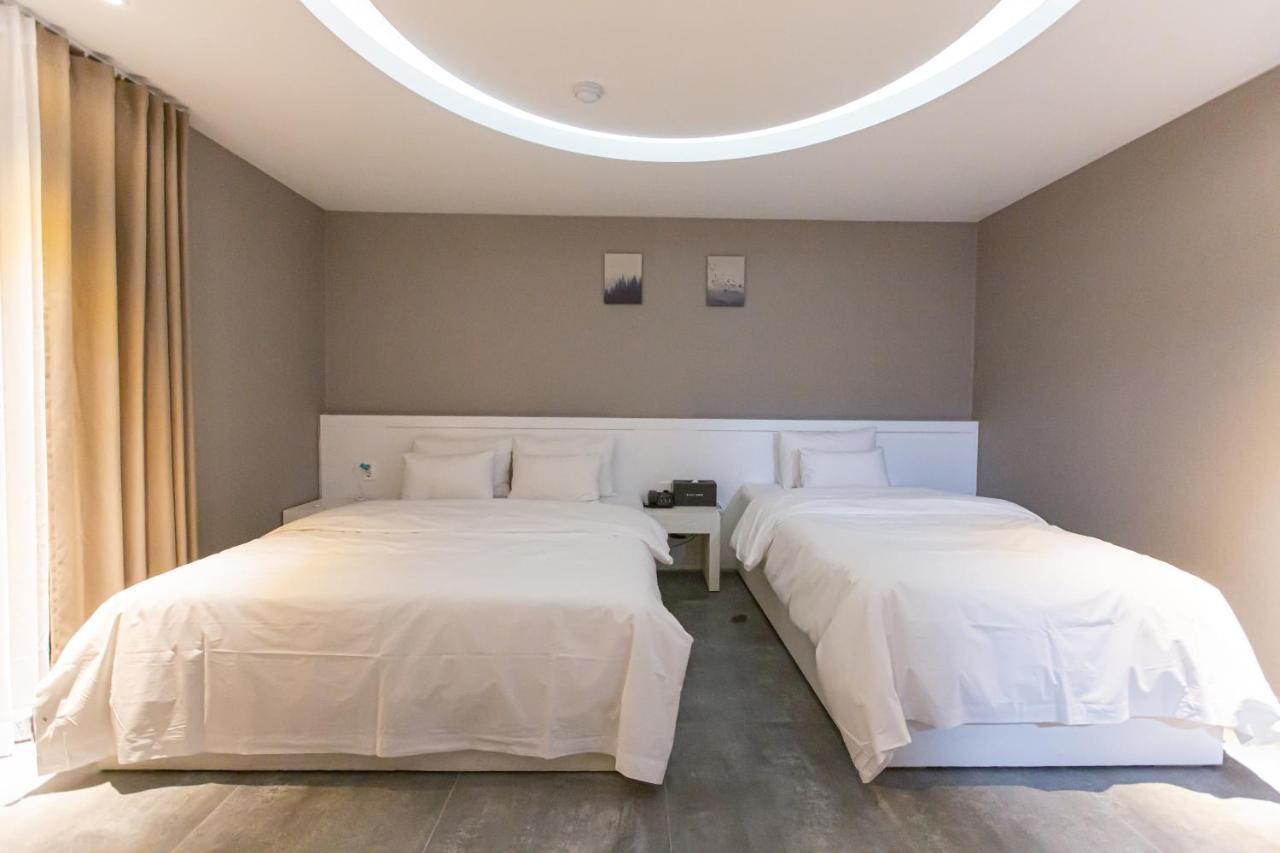 Knox Hotel Чеонан Екстериор снимка