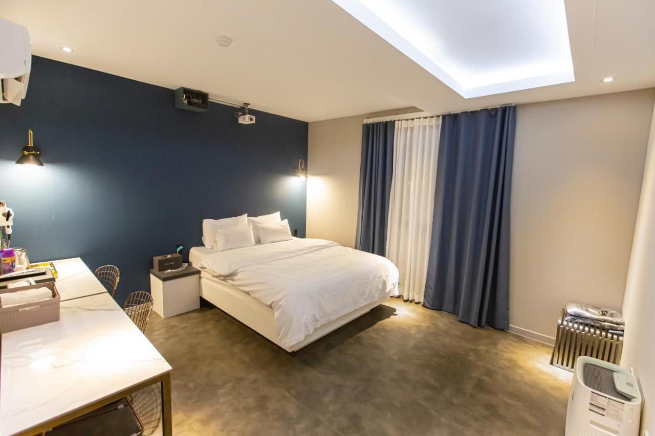 Knox Hotel Чеонан Екстериор снимка