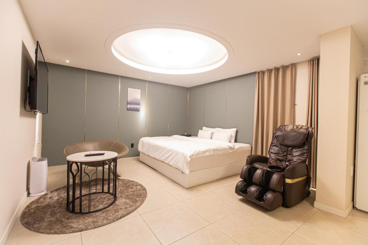 Knox Hotel Чеонан Екстериор снимка