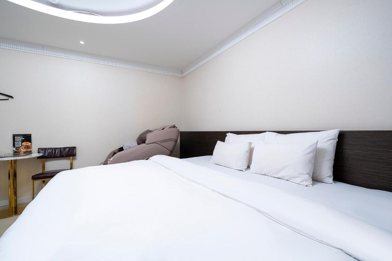 Knox Hotel Чеонан Екстериор снимка