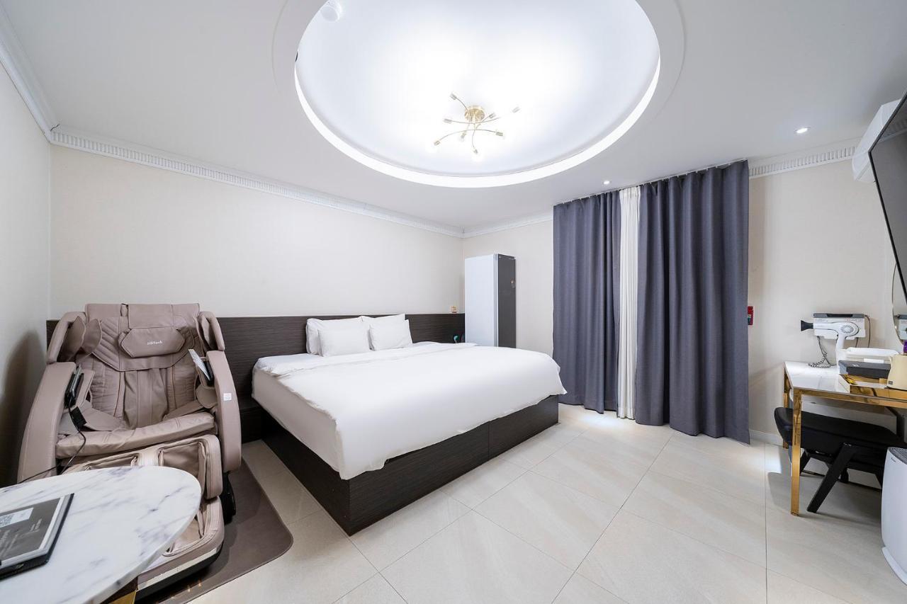 Knox Hotel Чеонан Екстериор снимка