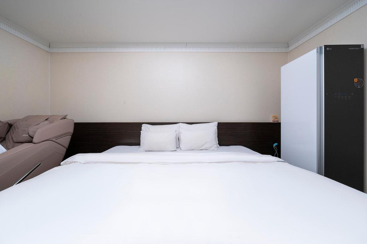 Knox Hotel Чеонан Екстериор снимка