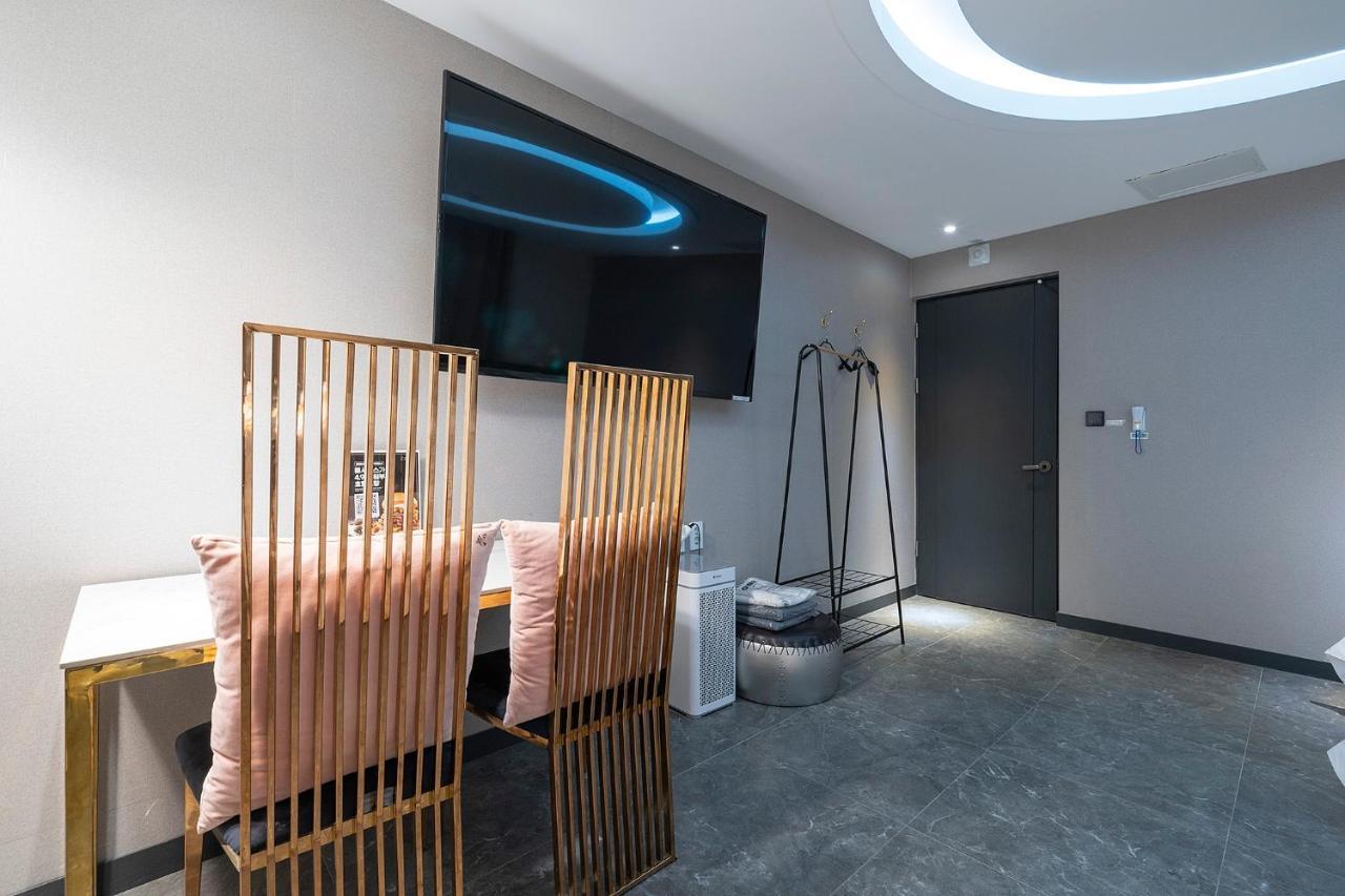 Knox Hotel Чеонан Екстериор снимка
