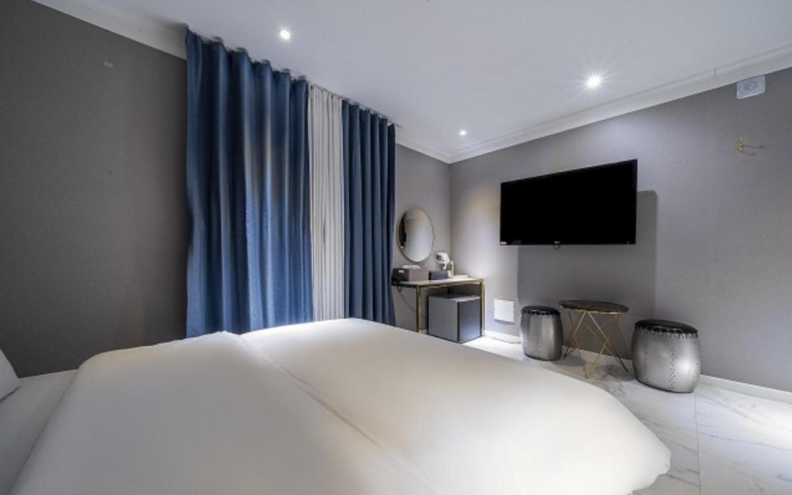 Knox Hotel Чеонан Екстериор снимка