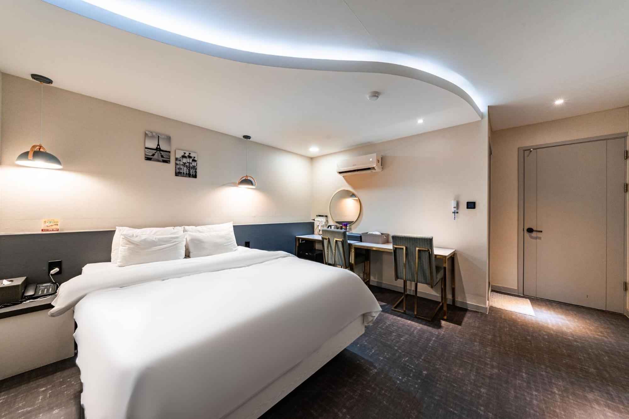 Knox Hotel Чеонан Екстериор снимка