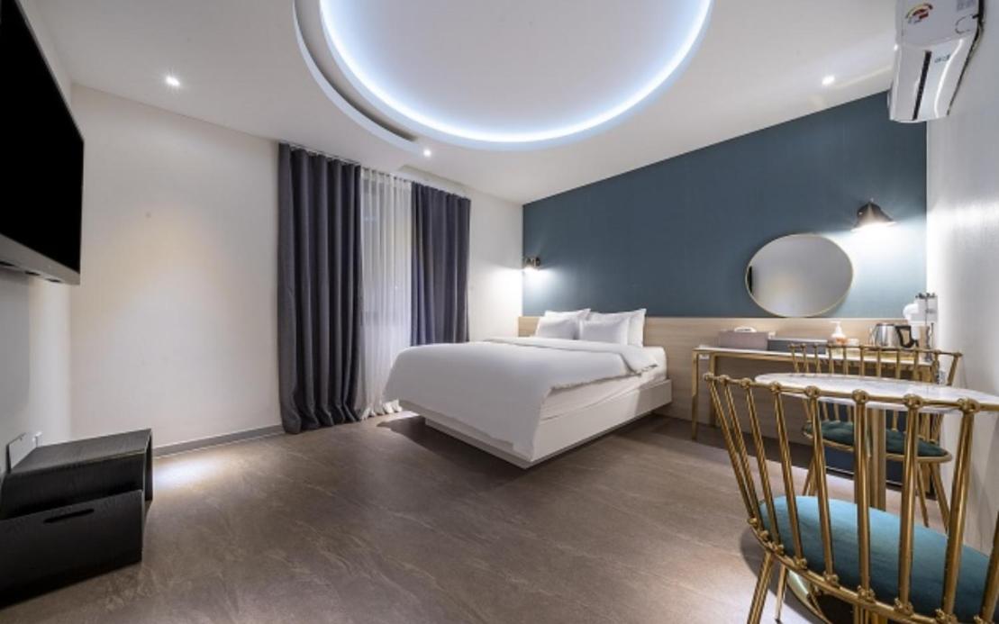 Knox Hotel Чеонан Екстериор снимка