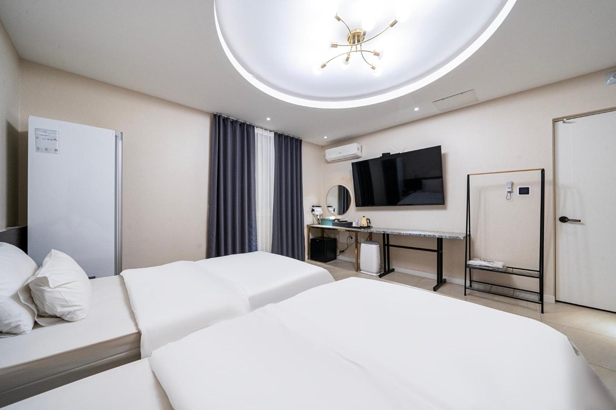 Knox Hotel Чеонан Екстериор снимка
