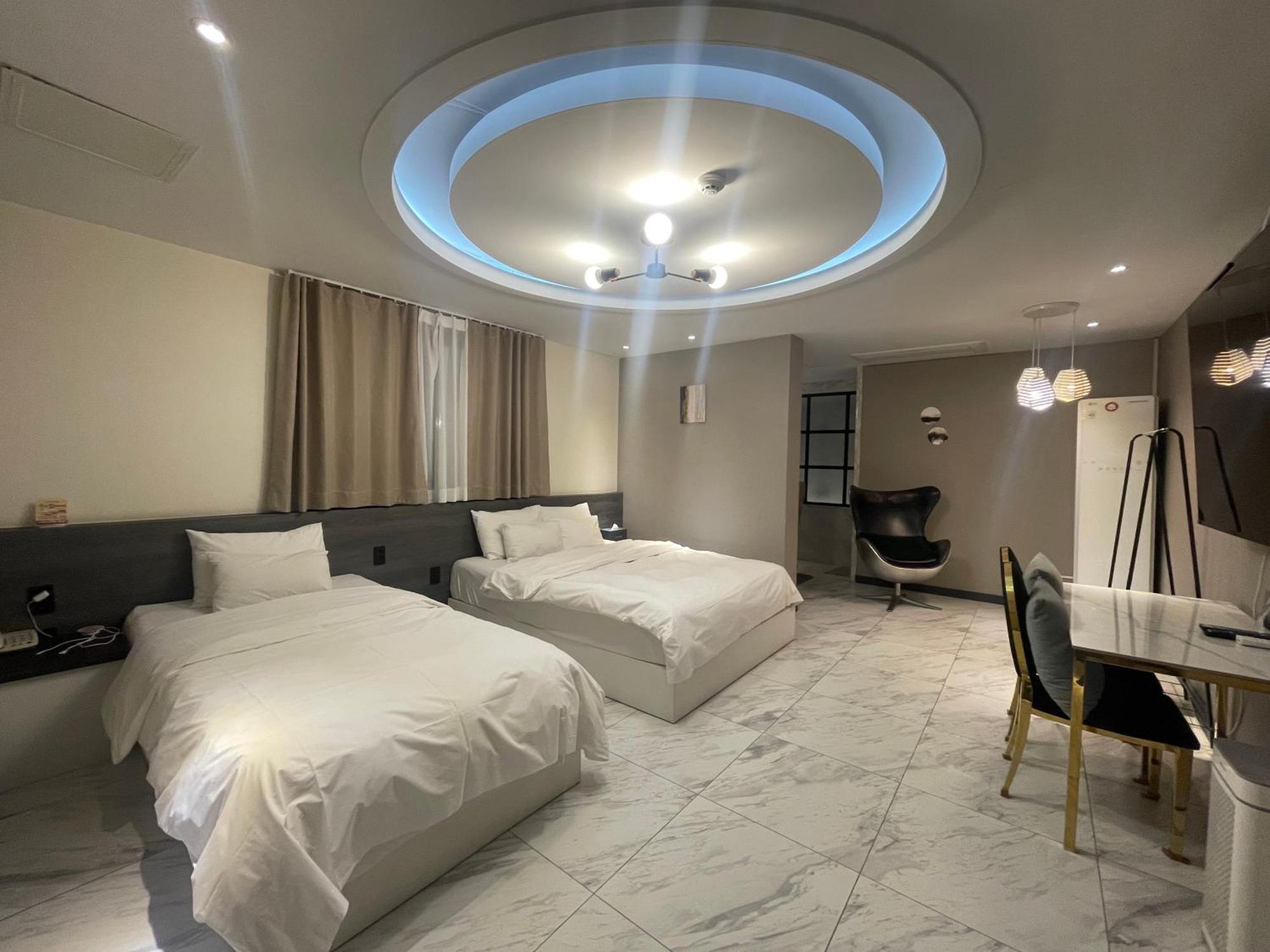 Knox Hotel Чеонан Екстериор снимка
